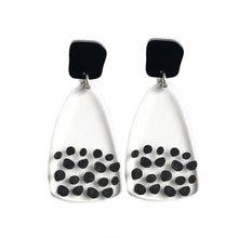 Load image into Gallery viewer, Freckle Earrings in Black
