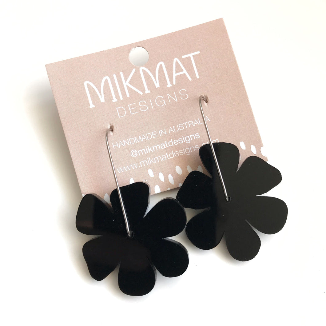 Flower Earrings Black