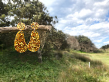 Load image into Gallery viewer, Organic Glitter Drop Gold - Mikmat Designs
